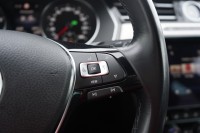 VW Passat Variant 1.5 TSI DSG R-Line