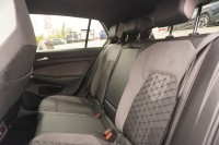 VW Golf VIII 1.5 16V TSI R-Line
