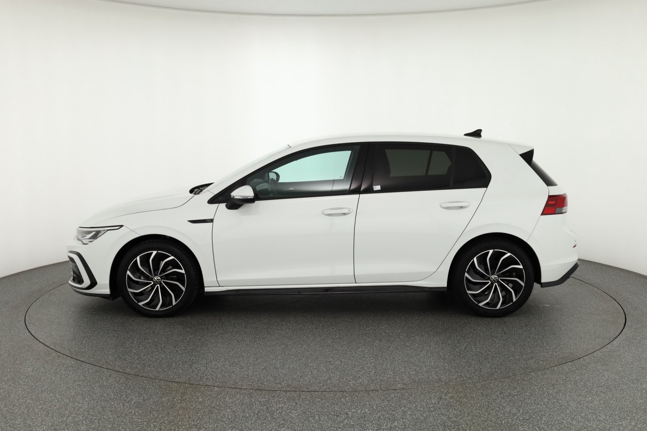 VW Golf VIII 1.5 TSI R-Line