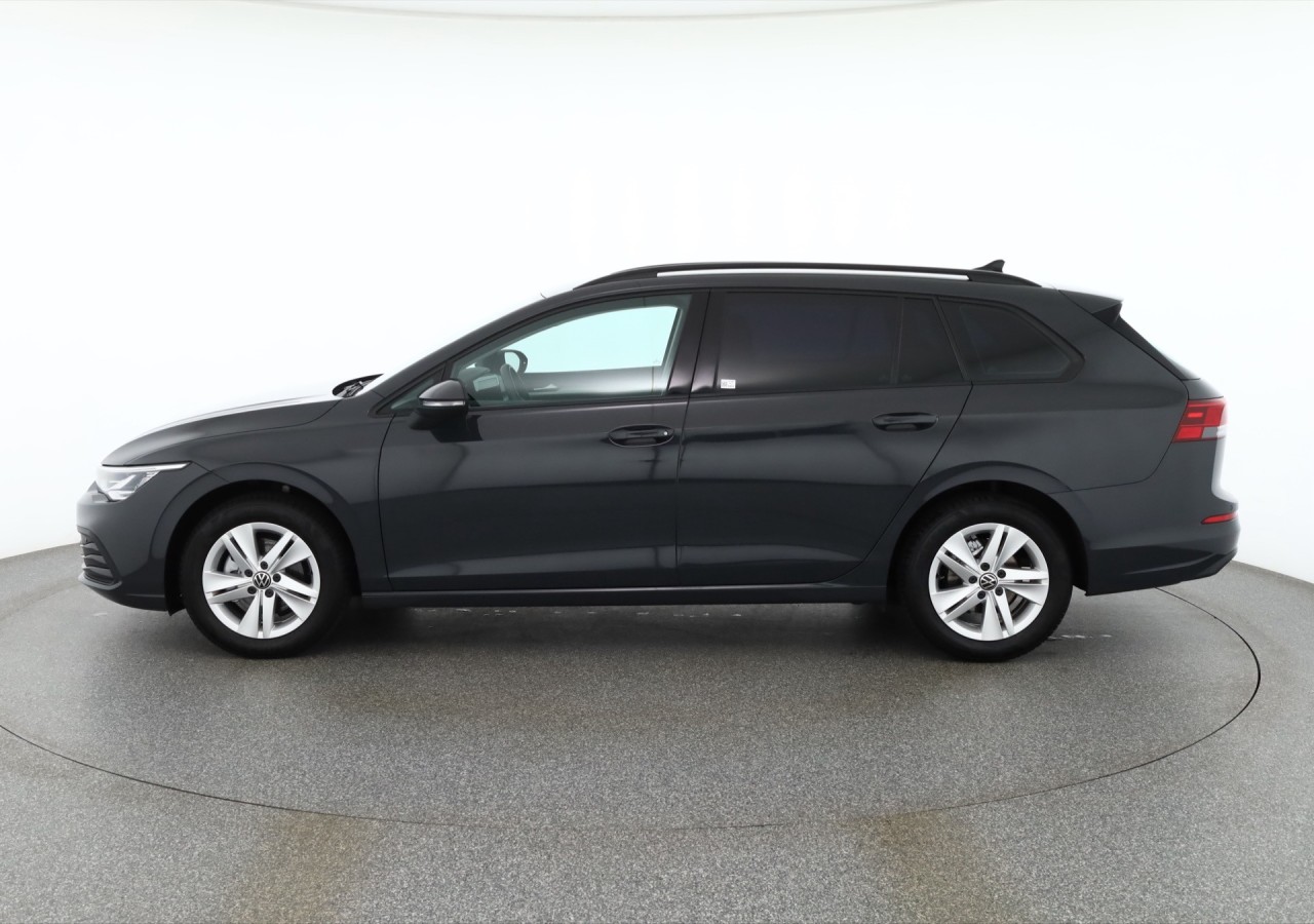 VW Golf VIII Variant 1.0 TSI Life
