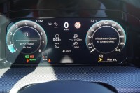 VW Golf VIII Variant 1.5 eTSI R-Line DSG