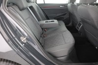 VW Golf VIII Variant 1.0 eTSI DSG