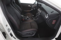 Mercedes-Benz A 180 A180 d AMG Line