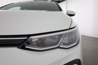 VW Golf VIII Variant 1.5 eTSI R-Line
