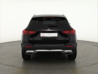 Mercedes-Benz GLA 180 DCT Progressive