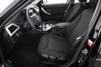 BMW 320 i Touring Advantage
