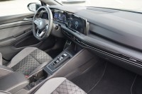 VW Golf VIII Variant 2.0 R-Line DSG