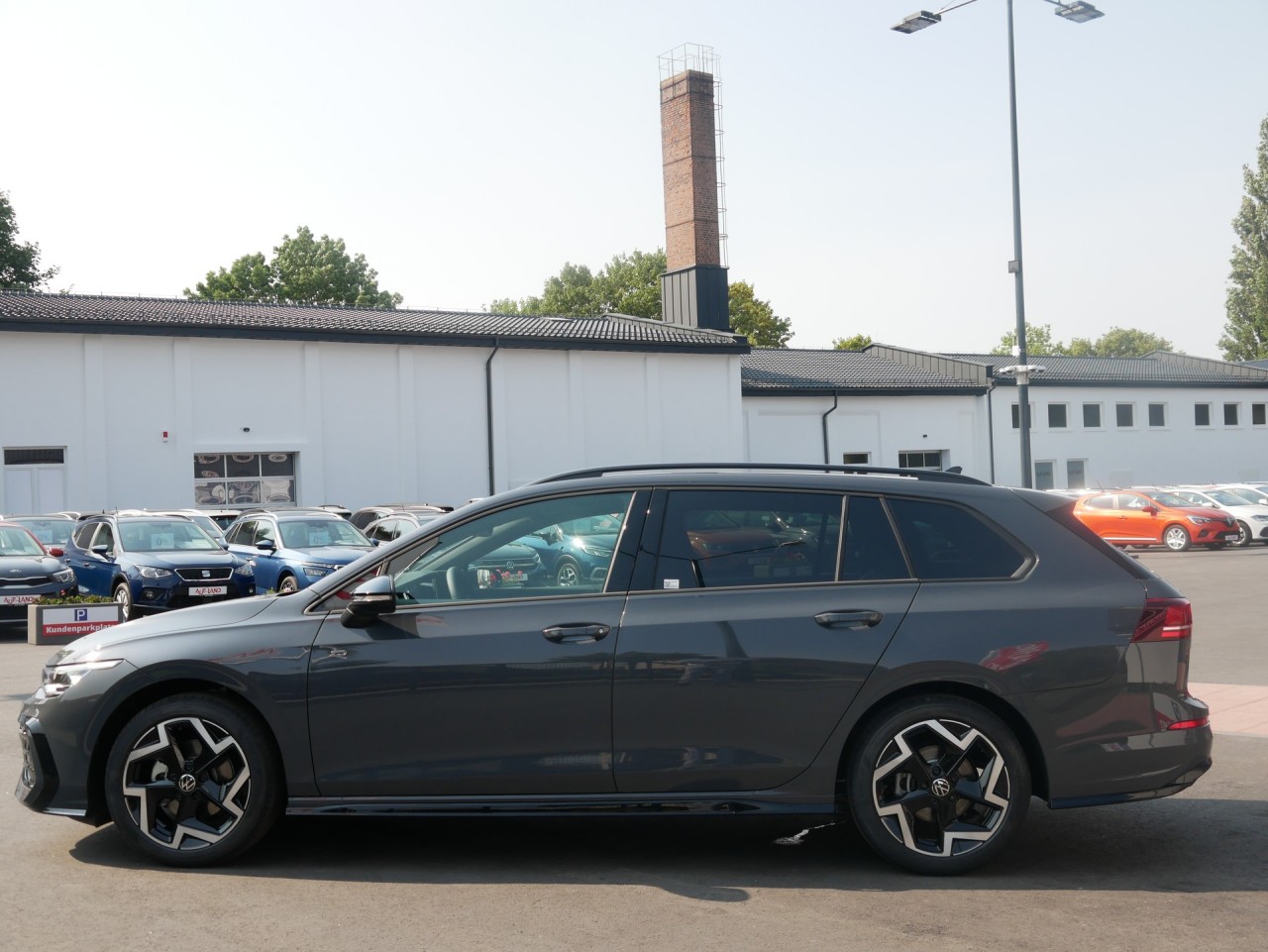 VW Golf VIII Variant 1.5 eTSI R-Line DSG