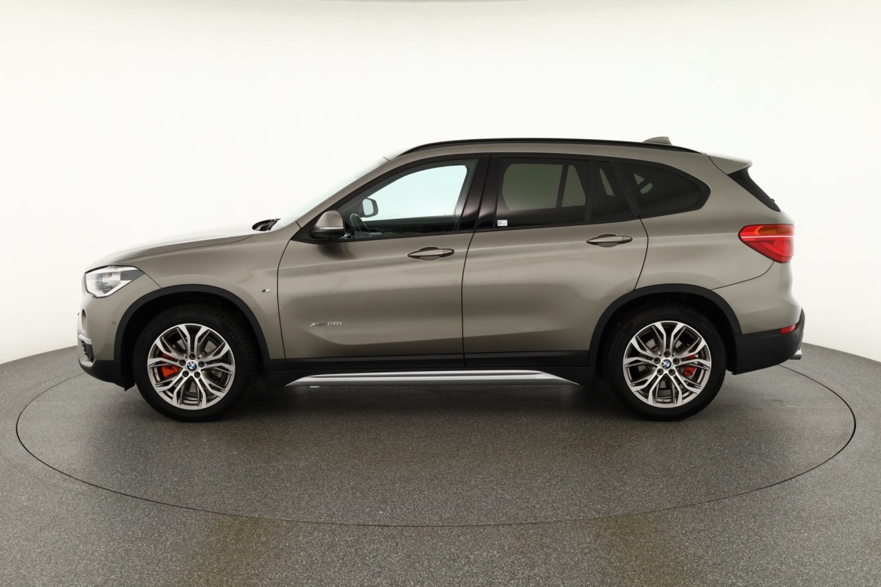 BMW X1 20i xDrive xLine