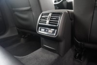 VW Passat Variant 1.5 TSI Highline R-Line