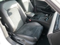 VW Passat Variant 1.5 TSI R-line
