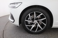 Volvo V60 Momentum Pro