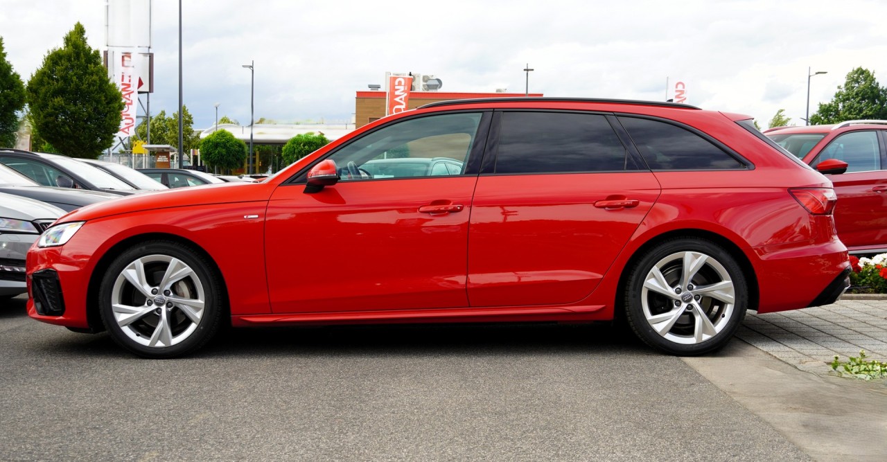 Audi A4 40 TFSI Avant S line