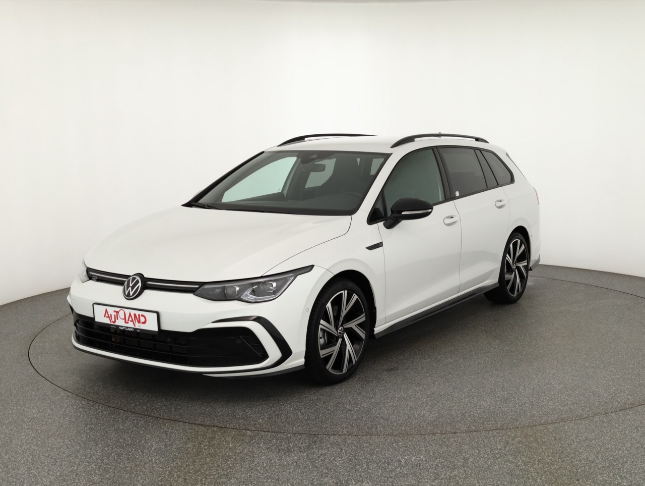 VW Golf VIII Variant 2.0 TSI DSG R-Line