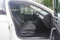 VW Passat Variant 1.5 TSI Highline R-Line