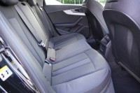 Audi A4 Avant 40 2.0 TDI advanced