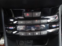 Peugeot 2008 1.2 PureTech Black Edition