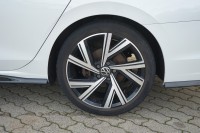 VW Golf VIII Variant R-Line eTSI