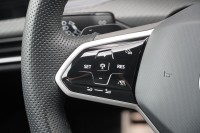 VW Golf VIII 1.5 eTSI R-Line