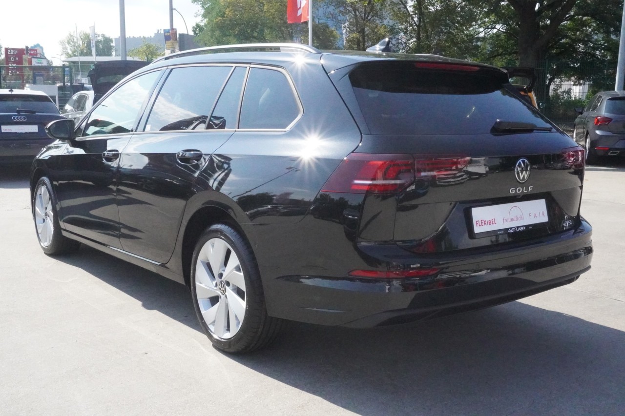 VW Golf VIII Variant 1.5 TSI DSG