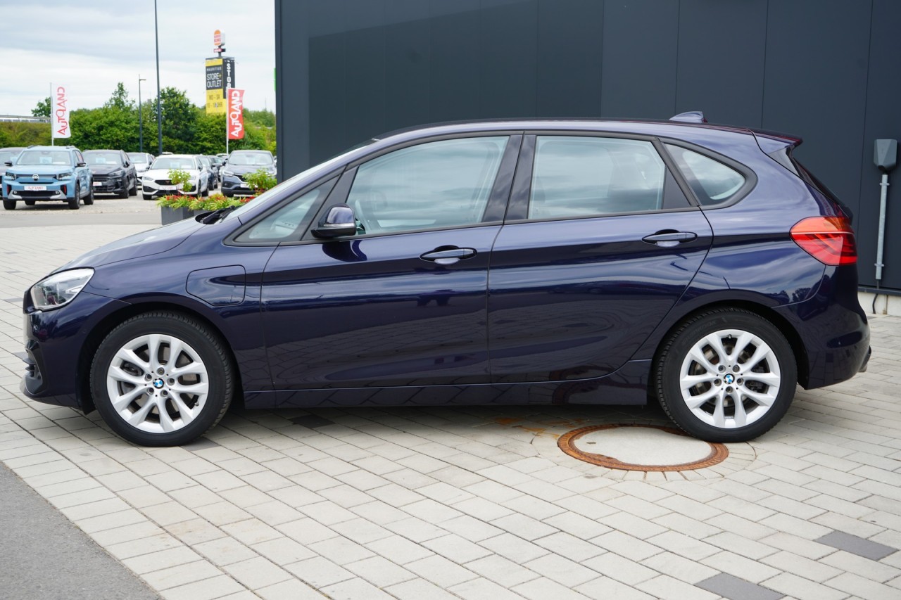 BMW 225 xe