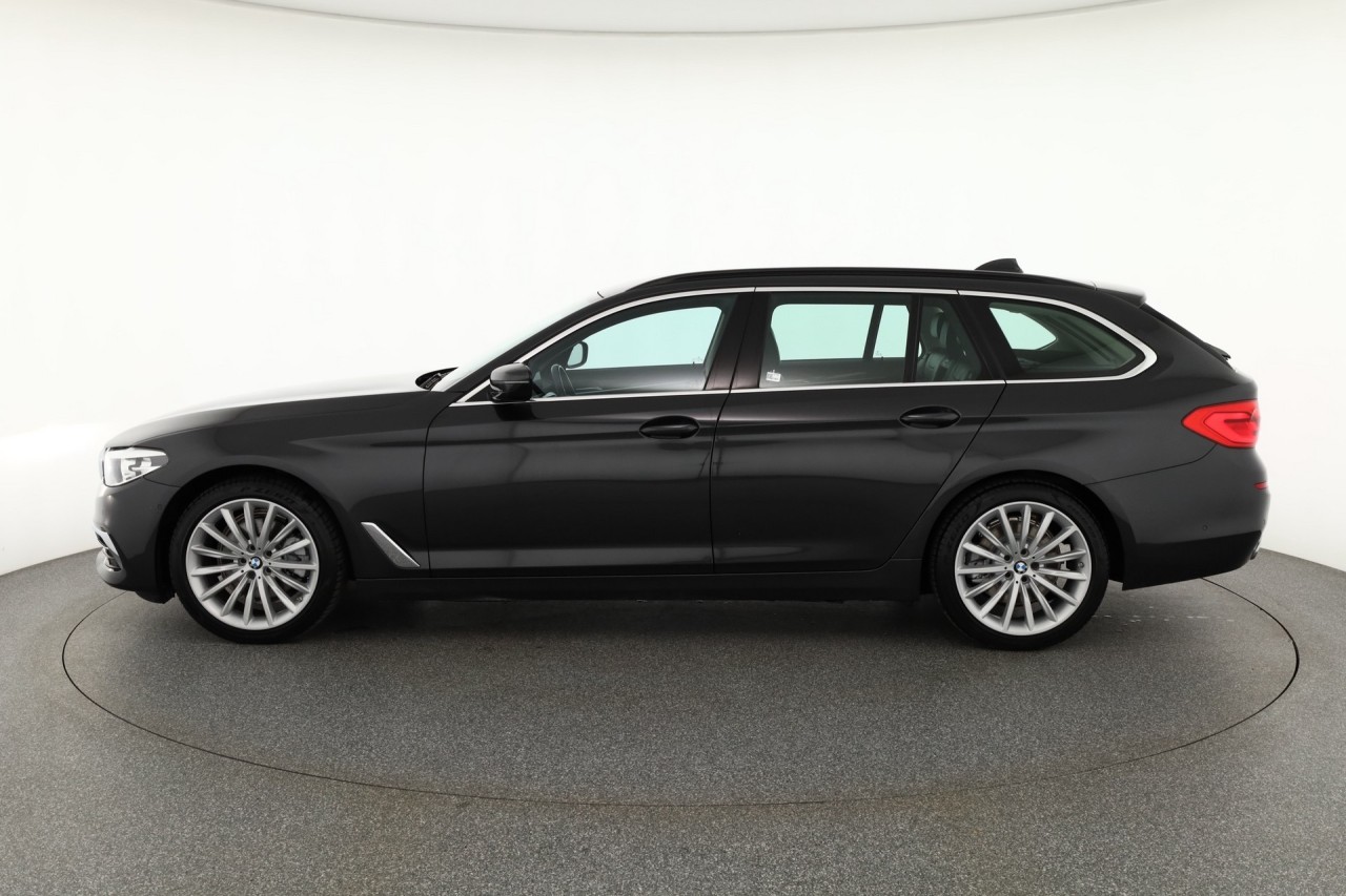 BMW 520 520dA Touring Luxury Line