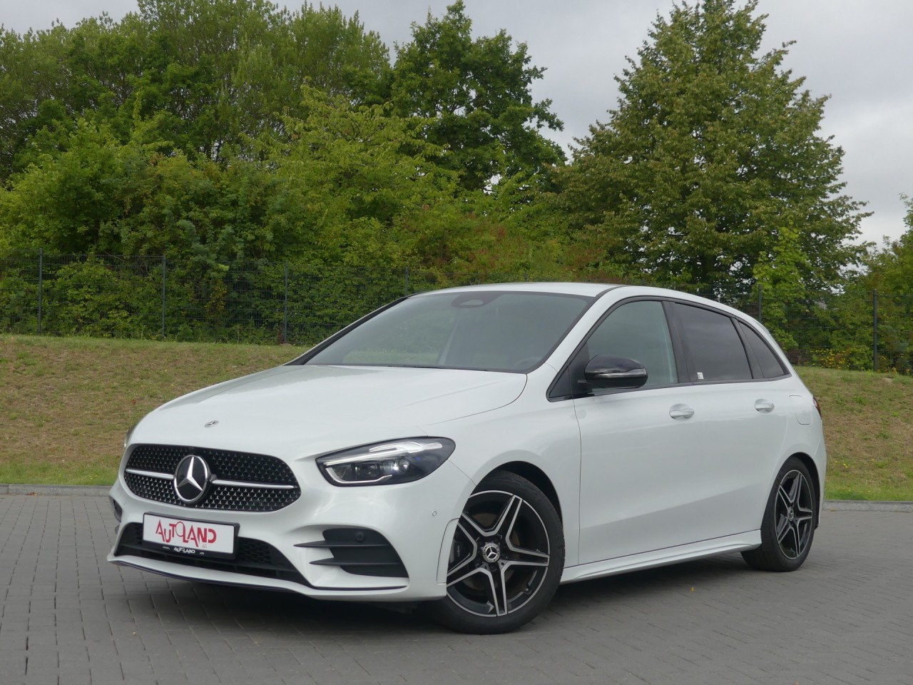 Mercedes-Benz B 200 B200 AMG Line Aut.