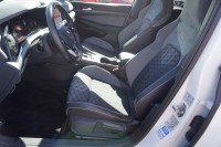 VW Golf VIII Variant eTSI DSG R-Line