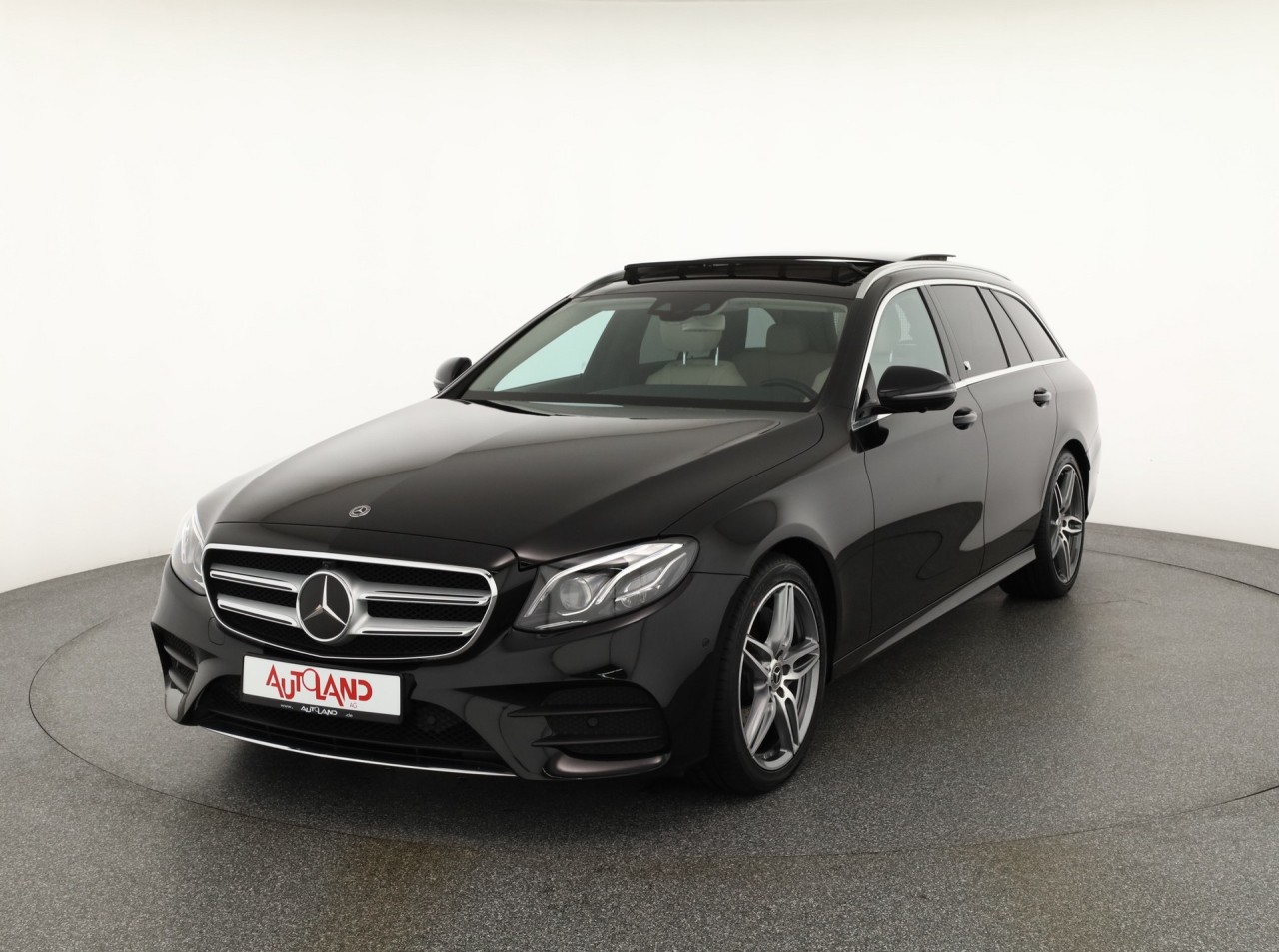 Mercedes-Benz E 220 220d T AMG Line