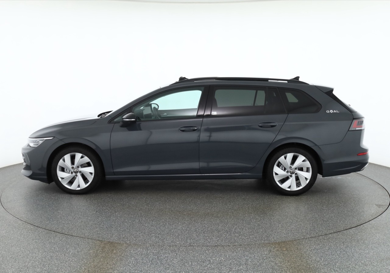 VW Golf VIII Variant 1.5 eTSI Goal