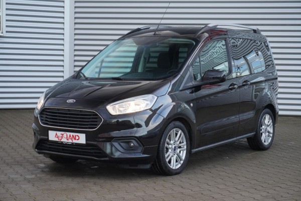 Ford Tourneo Courier 1.5 TDCi Titanium