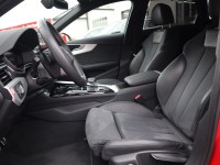 Audi A4 Quattro Avant 40 2.0 TFSI quattro S-line