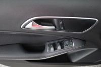 Mercedes-Benz GLA 180 Urban