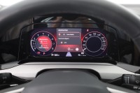 VW Golf VIII Variant 1.0 eTSI DSG