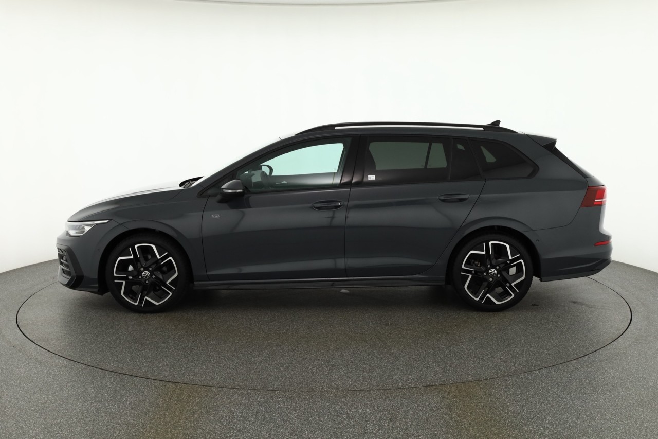 VW Golf VIII Variant 1.5 eTSI R-Line DSG