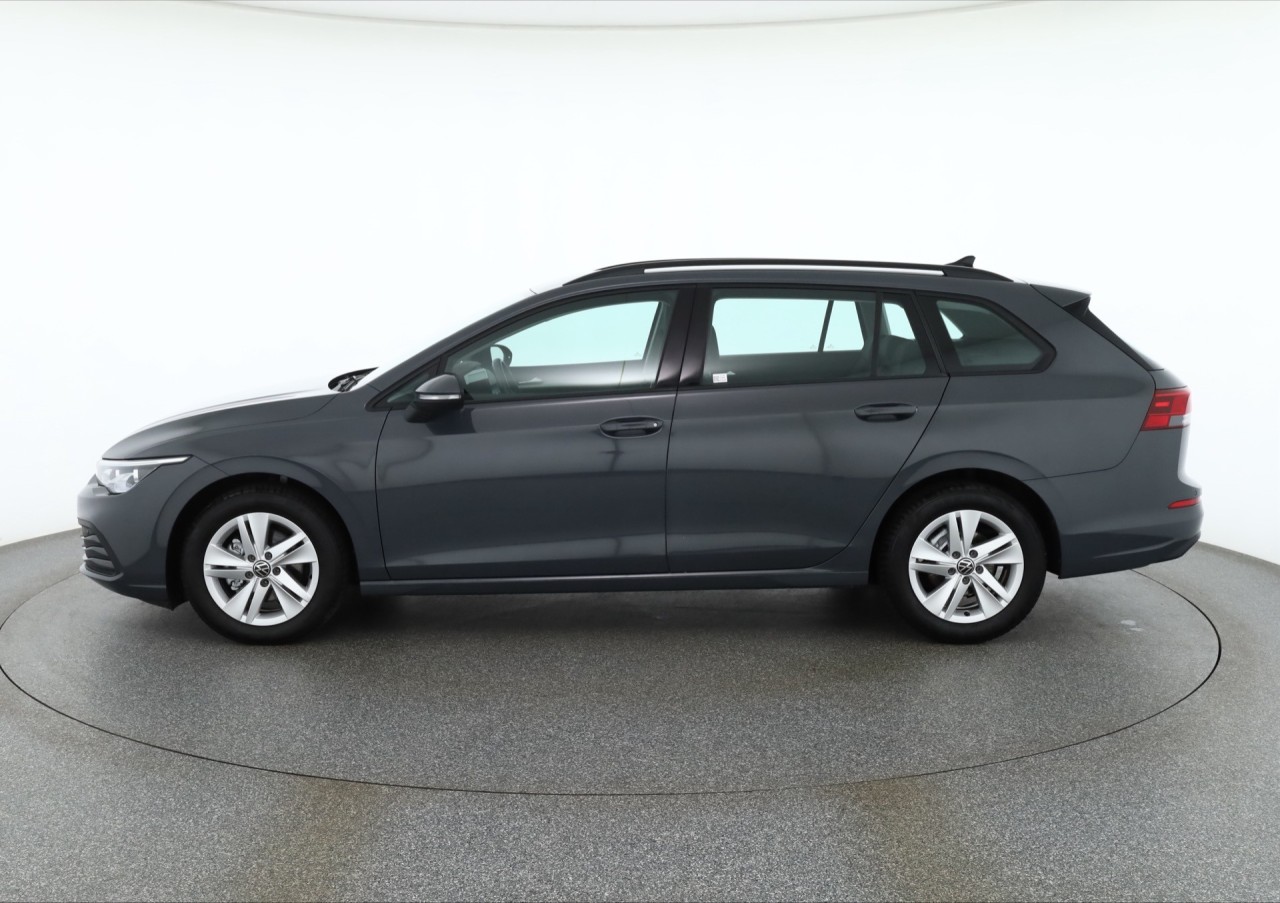 VW Golf VIII Variant 1.5 eTSI DSG Life