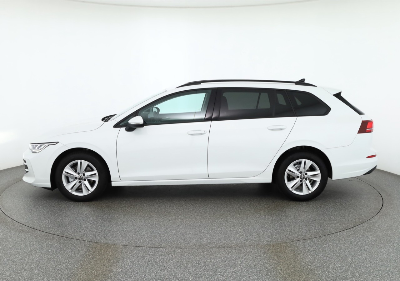 VW Golf VIII Variant 1.5 TSI Life