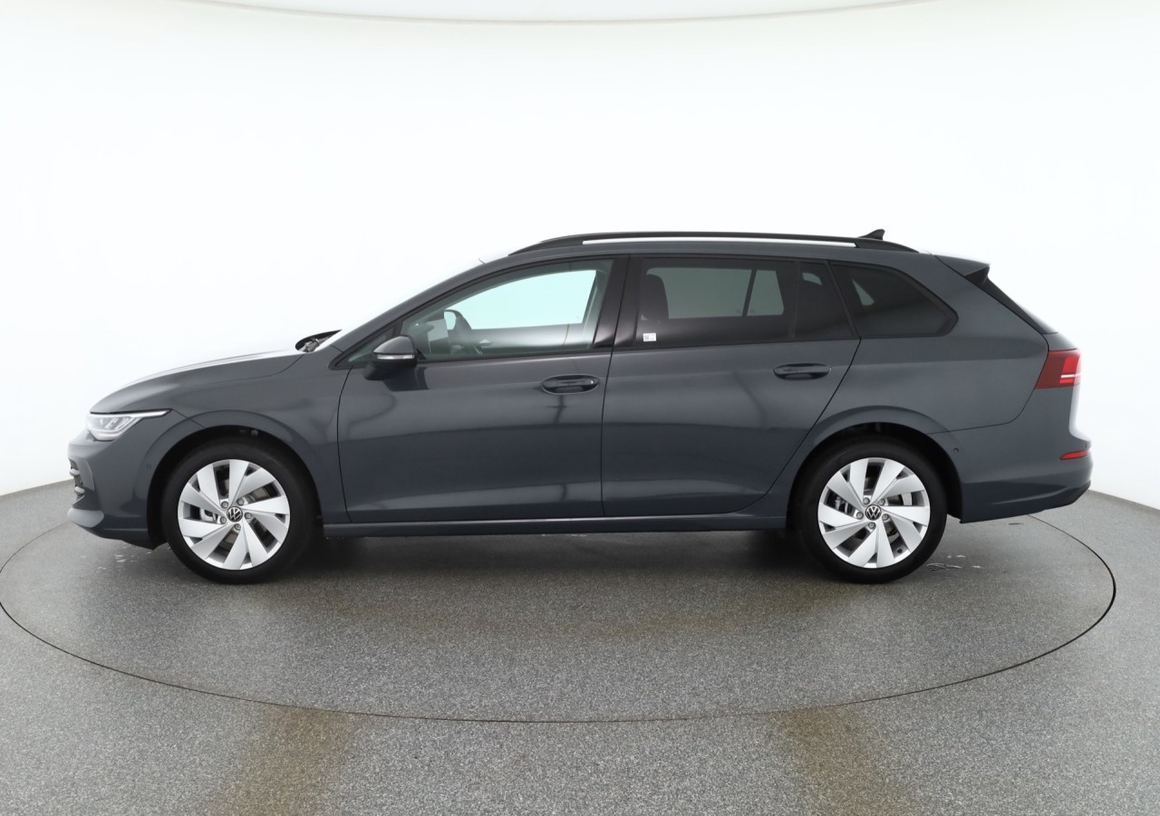 VW Golf VIII Variant 1.5 TSI DSG