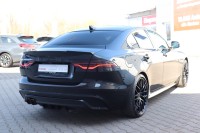 Jaguar XE D180 R-Dynamic SE