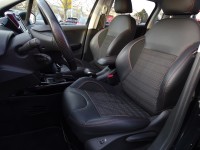 Peugeot 2008 1.2 PureTech Black Edition