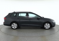 VW Golf VIII Variant 1.0 eTSI DSG