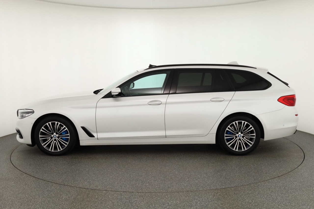 BMW 540 540i Touring xDrive Sport Line