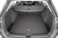 VW Golf VIII Variant 1.5 eTSI Goal