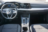 VW Golf VIII Variant 1.5 eTSI DSG Life