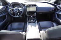 Jaguar XE 2.0 R-Dynamic Black
