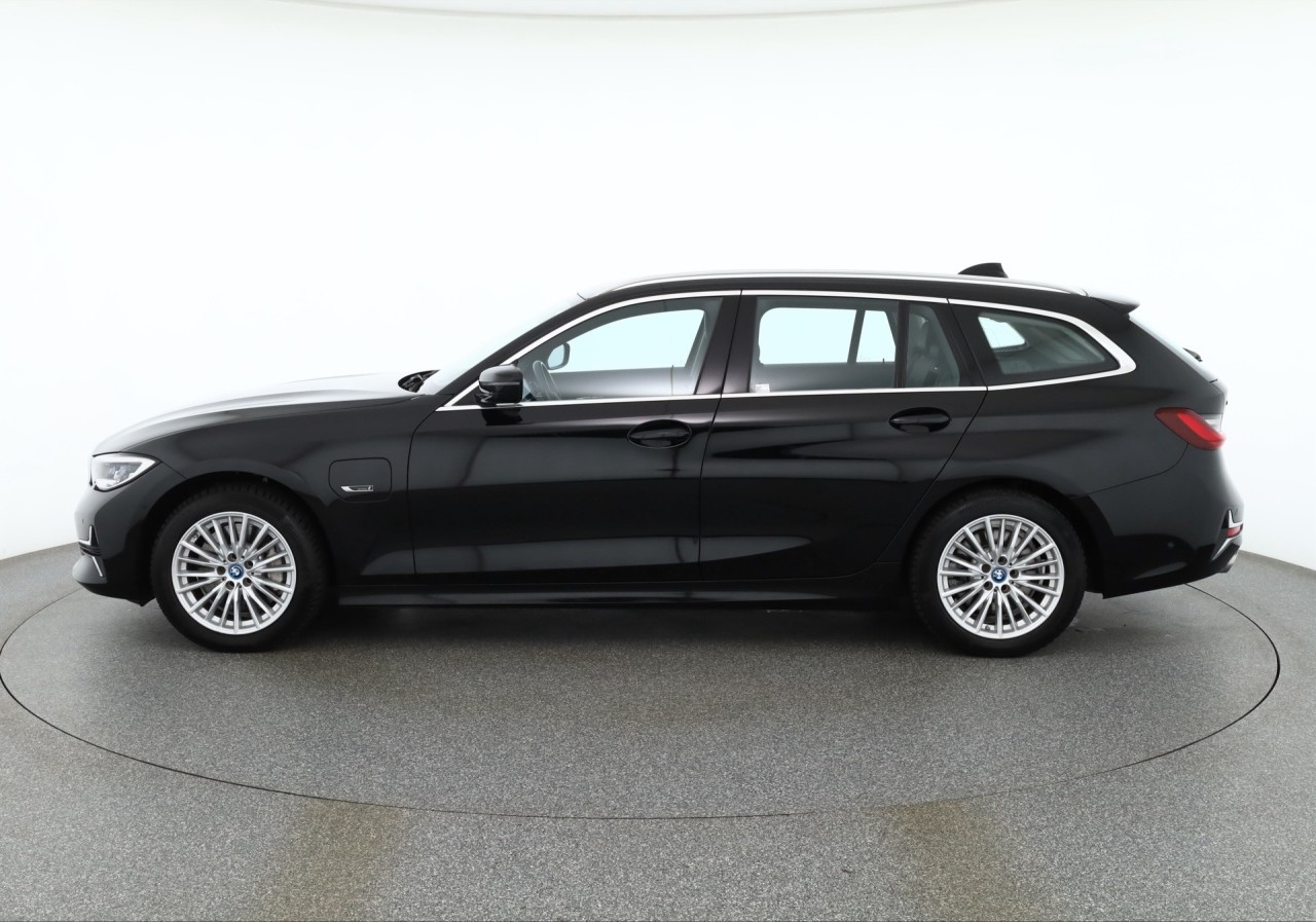 BMW 330 e xDrive Luxury Line