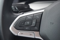 VW Golf VIII Variant 1.0 eTSI