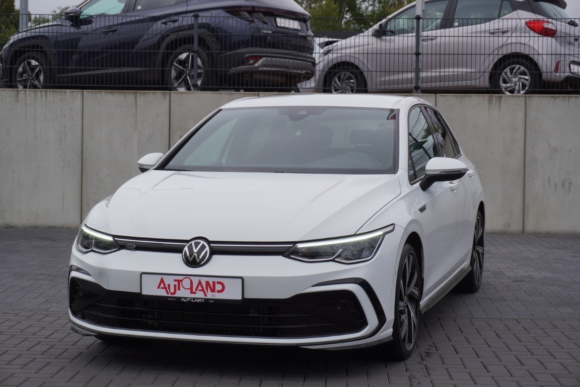VW Golf VIII 1.5 16V TSI R-Line