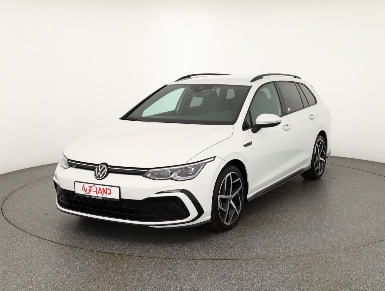 VW Golf VIII Variant 2.0 TDI DSG 2x R-Line