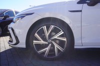 VW Golf VIII Variant eTSI DSG R-Line